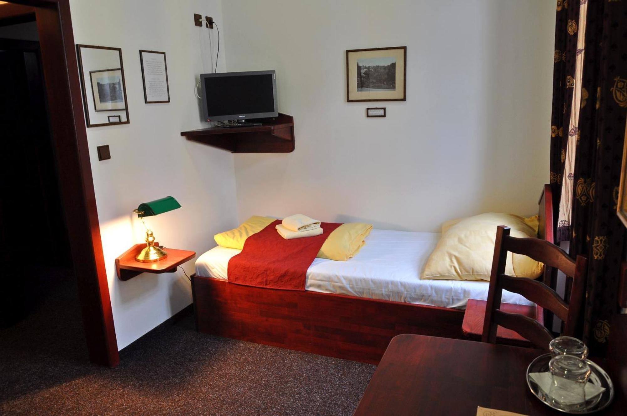Hotel St Florian Loket ภายนอก รูปภาพ